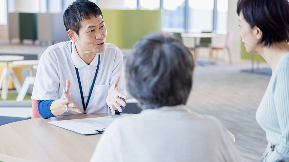 一人で悩みを抱え込む前に
専門家へつなぐ